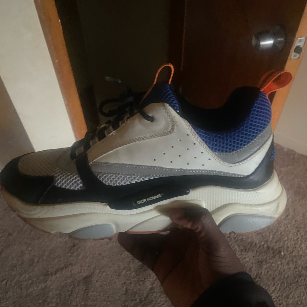 Dior Black and White Sneakers Modern Design - Picture 2 of 4